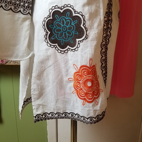 Mudpie Embroidered Swim Coverup Lrg - Picture 3 of 9